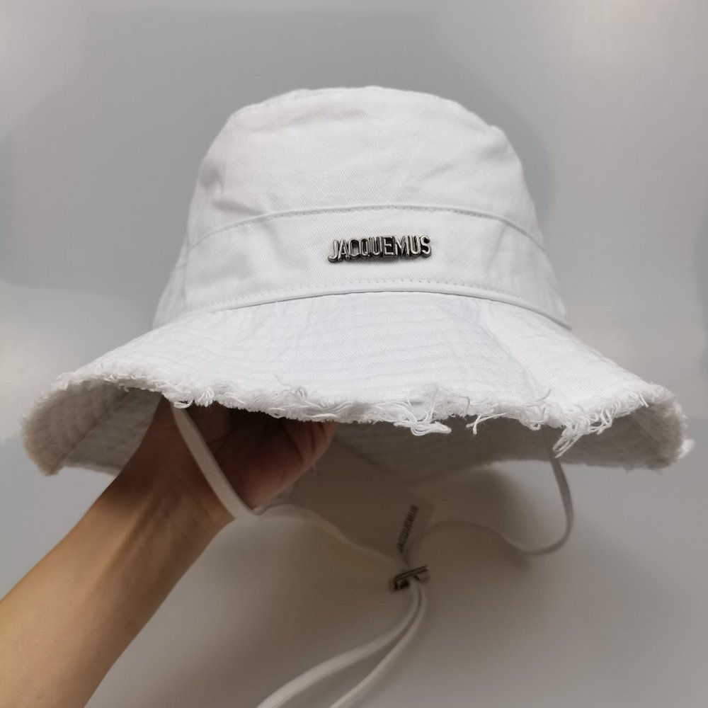 NWT Jacquemus hat White